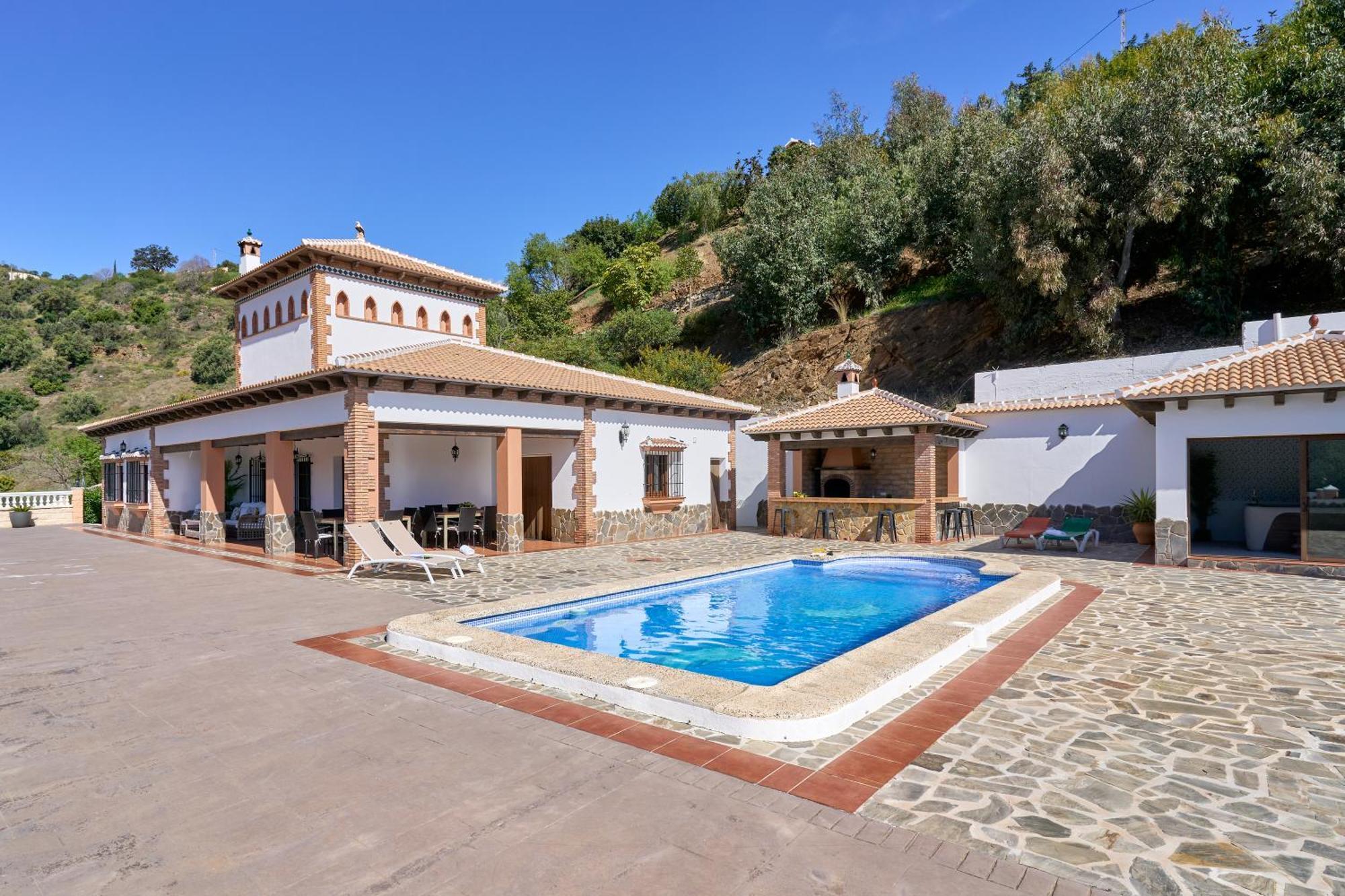 Villa Alejandro En Sayalonga Екстериор снимка